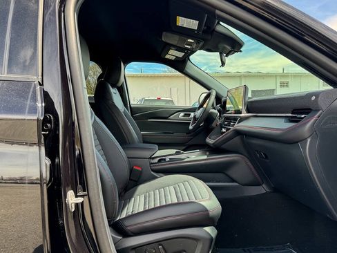 New 2026 Ford Explorer ST-Line w/ ST-Line Street Pack AWD/4WD image 10