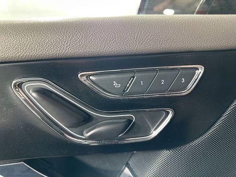 Used 2022 Lincoln Corsair Reserve w/ Equipment Group 201A image 8