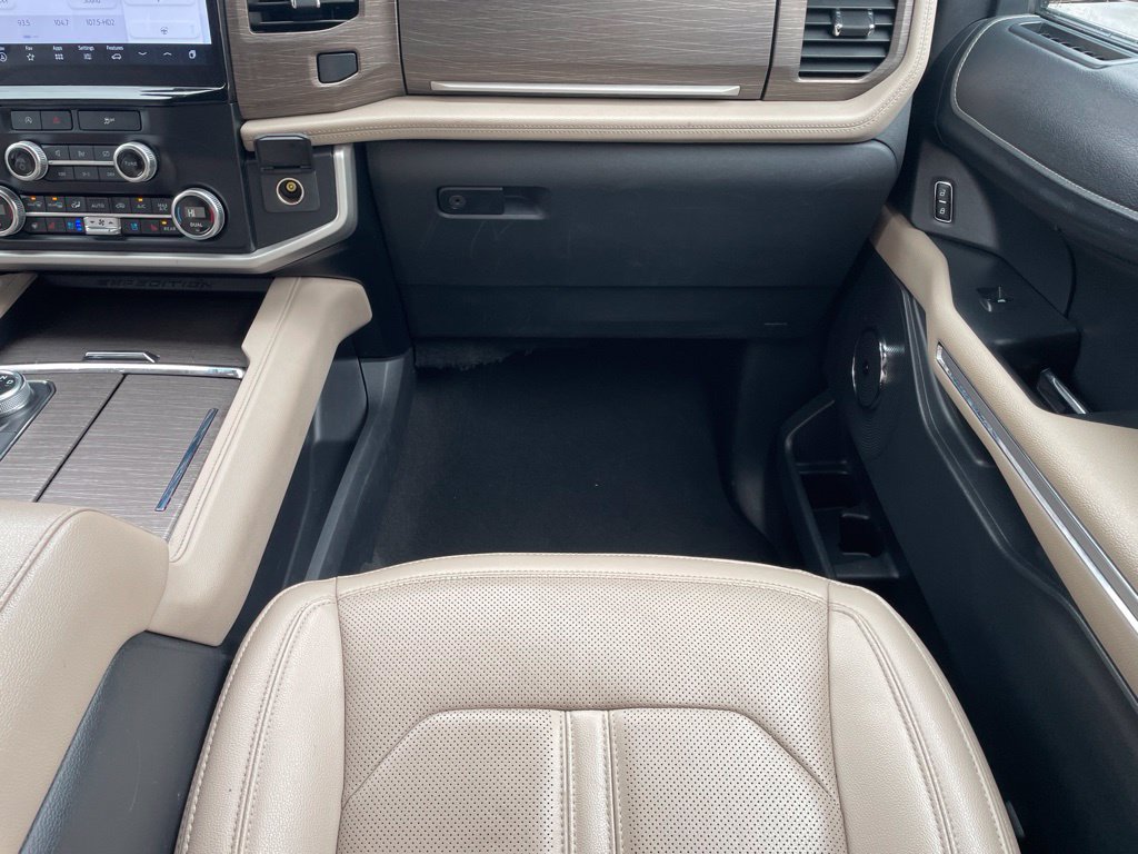 Used 2024 Ford Expedition Limited RWD image 26