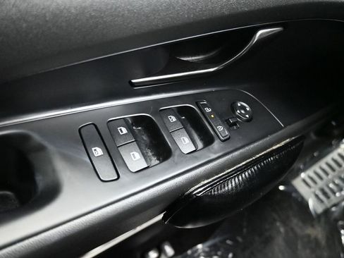 Used 2025 Hyundai Elantra N image 18