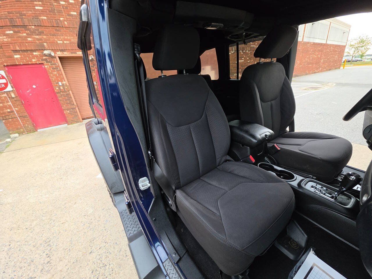 Used 2013 Jeep Wrangler Unlimited Sport AWD/4WD image 9