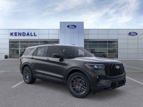 New 2026 Ford Explorer ST-Line w/ ST-Line Street Pack image 7