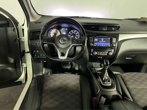 Certified 2020 Nissan Rogue Sport SV w/ Technology Package AWD/4WD image 12