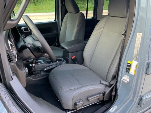 New 2025 Jeep Wrangler Unlimited Sport image 17