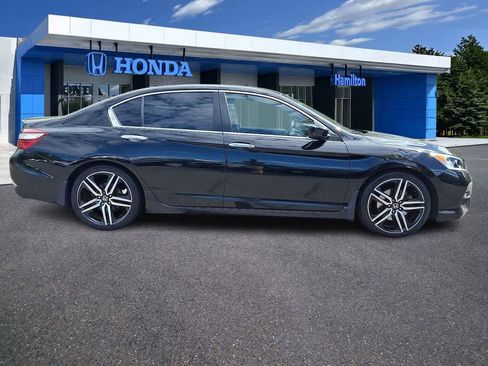 Used 2017 Honda Accord Sport image 25