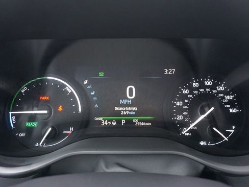 Used 2025 Toyota Sienna LE image 5