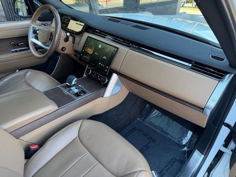 Used 2023 Land Rover Range Rover SE image 31