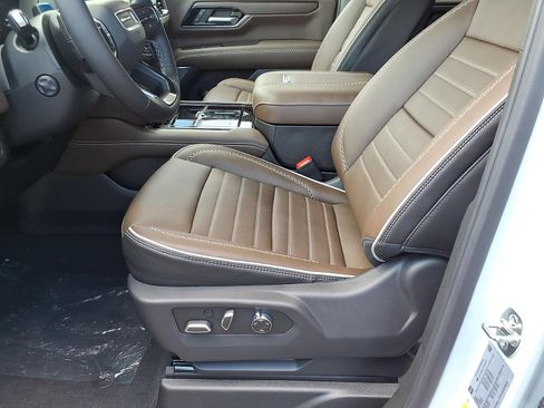 New 2026 GMC Yukon Denali Ultimate AWD/4WD image 16