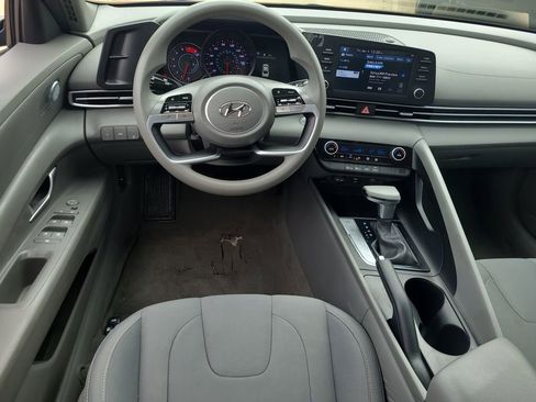 Used 2023 Hyundai Elantra SEL image 10