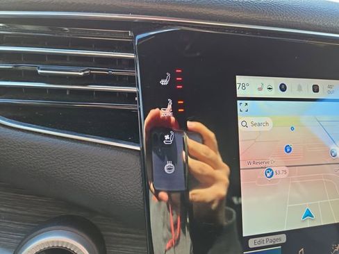 Used 2024 Jeep Wagoneer L Series III w/ Flexible Seating Group image 25