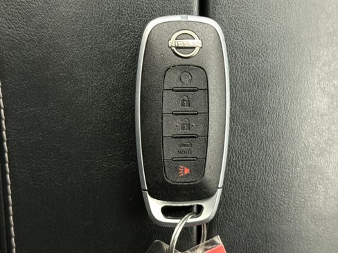 Used 2023 Nissan Rogue Platinum w/ Platinum Premium Package AWD/4WD image 10