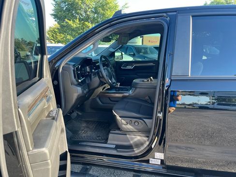 Used 2024 Chevrolet Silverado 1500 RST AWD/4WD image 6