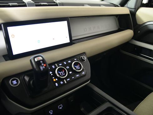 Used 2020 Land Rover Defender 110 SE AWD/4WD image 29