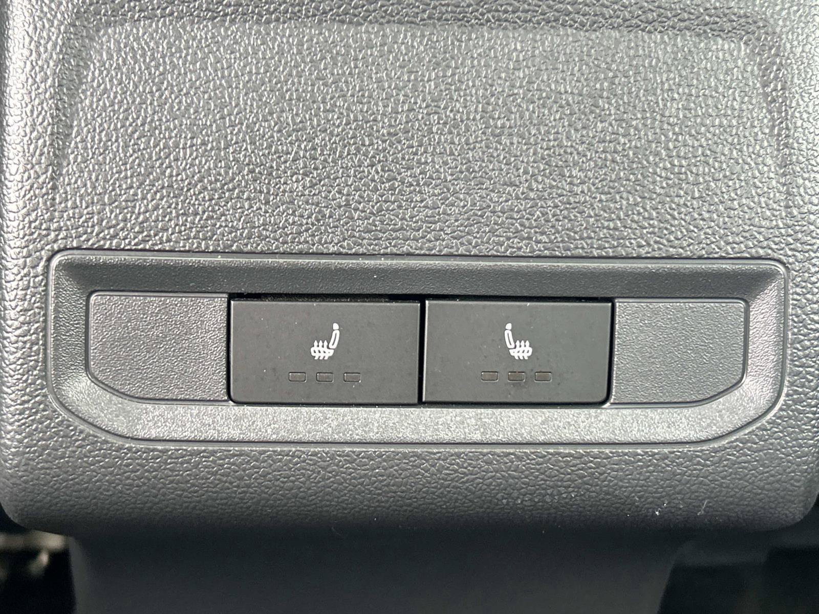 Used 2025 Volkswagen Jetta SEL FWD image 19