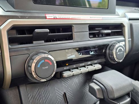 Certified 2025 Toyota Tacoma SR5 image 28