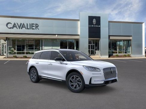 Used 2025 Lincoln Corsair Premiere w/ Equipment Group 101A image 7