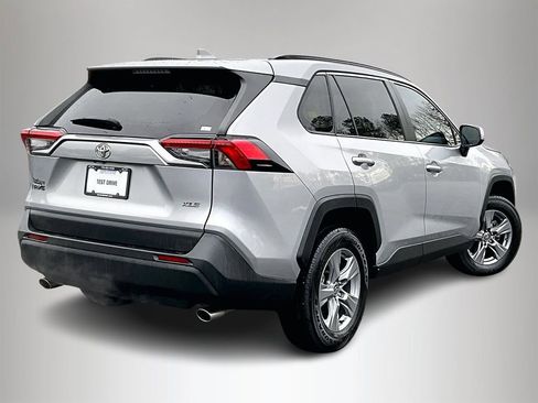 Used 2022 Toyota RAV4 XLE image 5