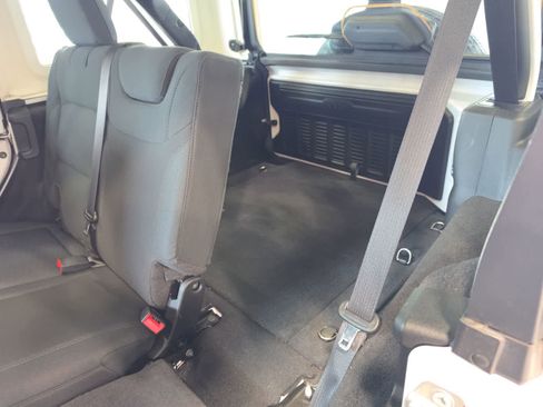 Used 2023 Jeep Wrangler Unlimited Sahara AWD/4WD image 34
