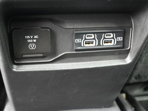 Used 2024 Jeep Grand Cherokee Altitude AWD/4WD image 19
