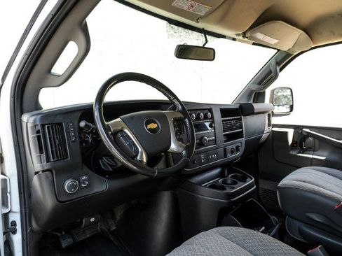 Used 2019 Chevrolet Express 3500 Extended w/ Driver Convenience Package RWD image 2