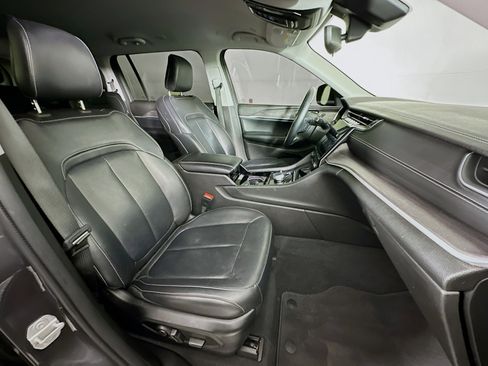 Used 2022 Jeep Grand Cherokee L Limited image 33