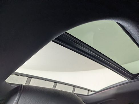 Used 2021 Mercedes-Benz GLB 35 AMG 4MATIC image 24