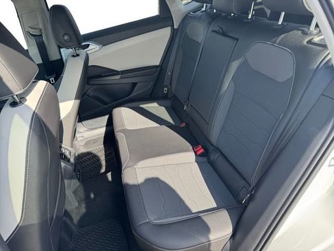 New 2026 Volkswagen Taos SE FWD image 15