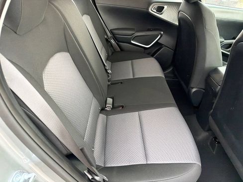 Used 2025 Kia Soul LX w/ LX Technology Package FWD image 15