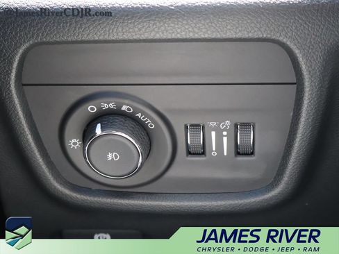 Used 2022 Jeep Grand Cherokee L Overland w/ Luxury Tech Group IV AWD/4WD image 33