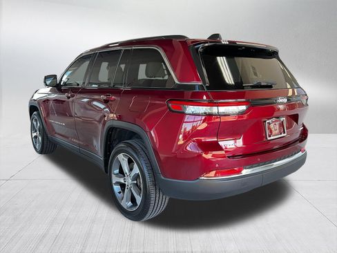 Used 2023 Jeep Grand Cherokee Limited AWD/4WD image 6