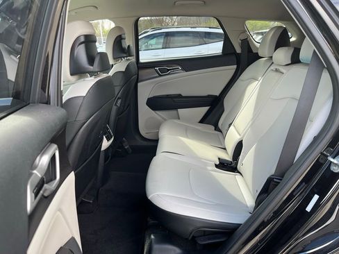 Used 2023 Kia Sportage EX AWD/4WD image 26