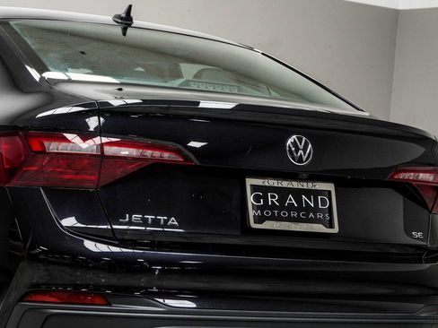 Used 2024 Volkswagen Jetta SE image 13