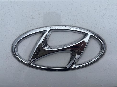 Used 2023 Hyundai Kona SEL AWD/4WD image 9