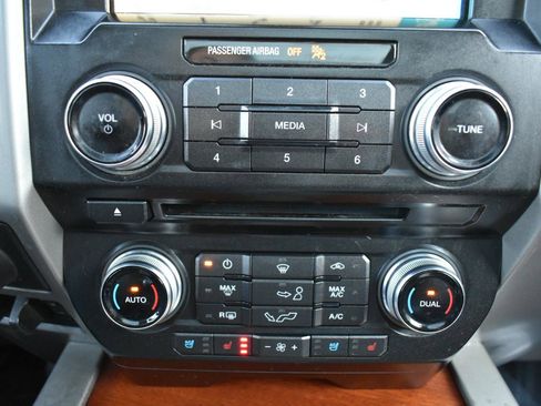 Used 2016 Ford F150 King Ranch w/ Equipment Group 601A Luxury image 22