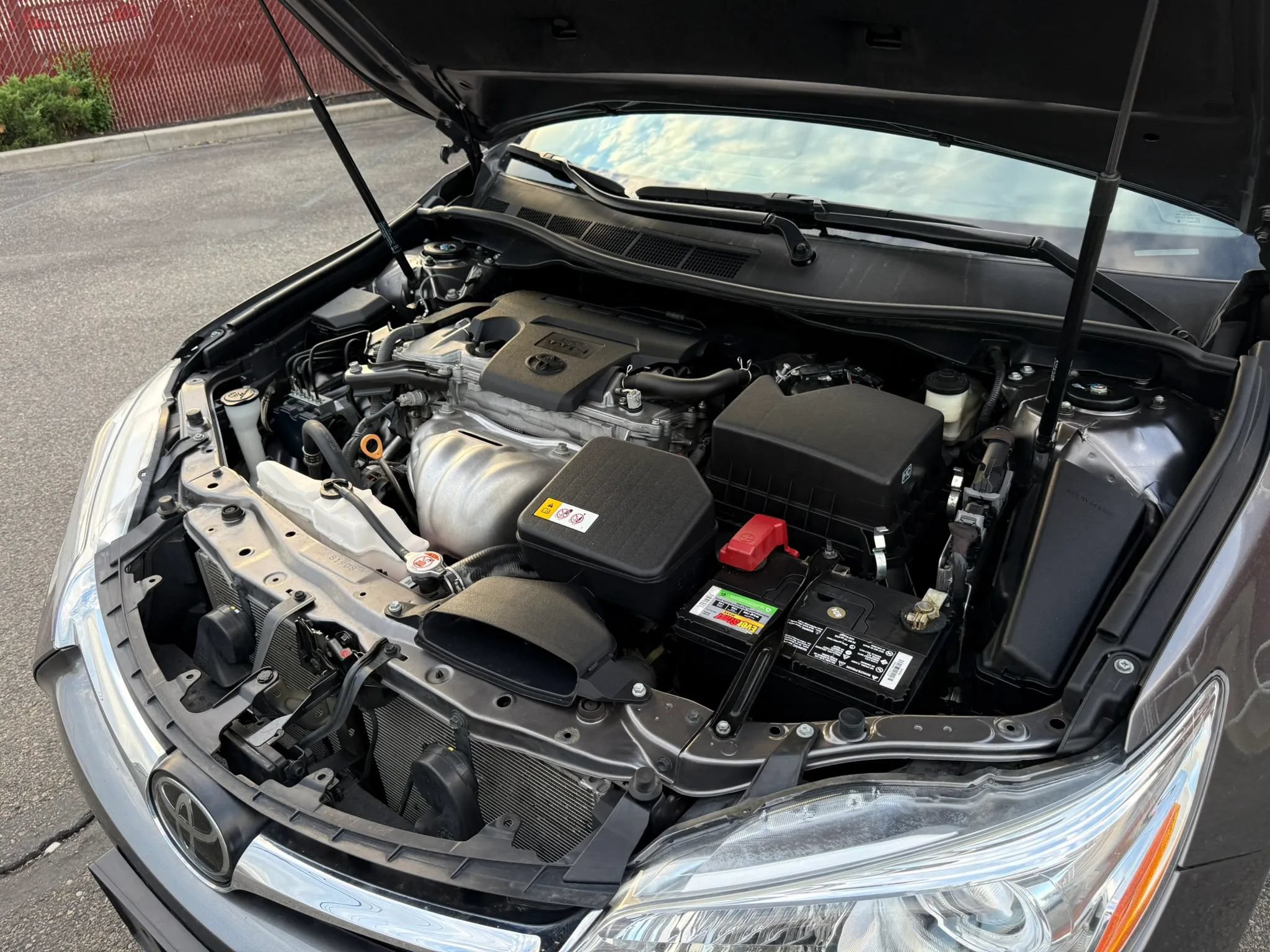 Used 2017 Toyota Camry XLE w/ Moonroof Package FWD image 29