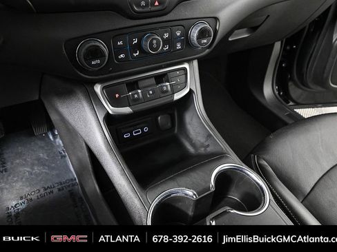 Used 2024 GMC Terrain SLT image 16