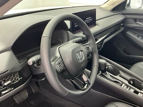 Used 2025 Honda Accord EX-L image 12