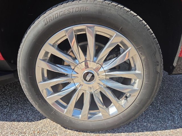 Used 2023 Cadillac Escalade Premium Luxury AWD/4WD image 11