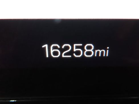 Used 2025 GMC Yukon XL Denali Ultimate image 13