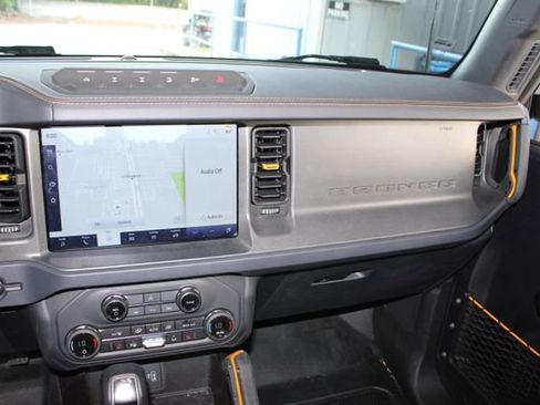 Used 2024 Ford Bronco Badlands w/ Sasquatch Package AWD/4WD image 27