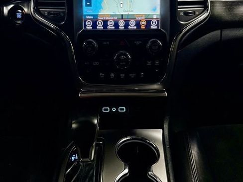 Used 2018 Jeep Grand Cherokee Altitude AWD/4WD image 26