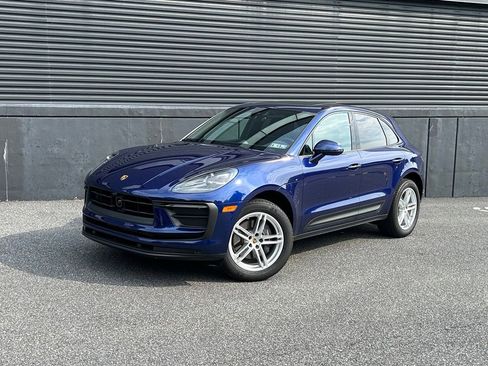 Certified 2026 Porsche Macan AWD/4WD image 6