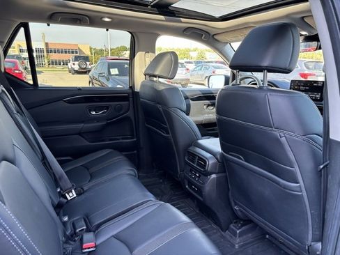 Certified 2023 Honda Pilot Touring image 28