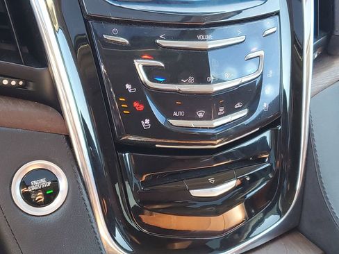 Used 2016 Cadillac Escalade ESV Luxury image 28