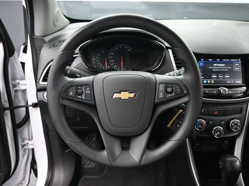 Used 2020 Chevrolet Trax LS w/ Tint and Cruise Package AWD/4WD image 12