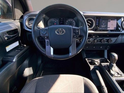 Used 2016 Toyota Tacoma TRD Off-Road w/ Towing Package AWD/4WD image 5
