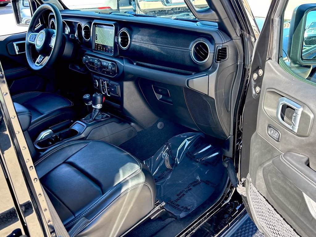 Used 2023 Jeep Wrangler Unlimited Sahara AWD/4WD image 25