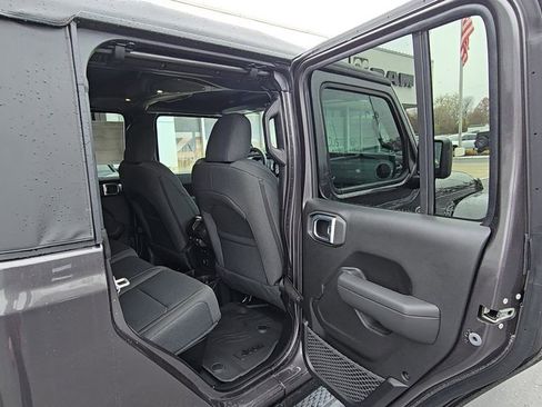 New 2026 Jeep Gladiator Sport image 18