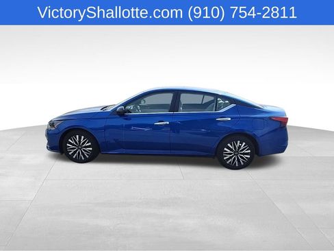 Used 2025 Nissan Altima 2.5 SV FWD image 13
