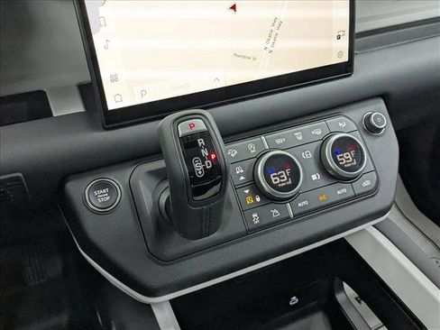 New 2025 Land Rover Defender 110 S image 18